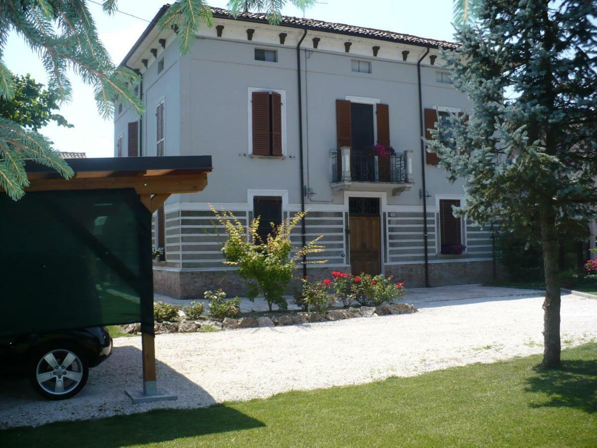 Villanova sull'Arda L'Albero Della Gioia B&B 외부 사진